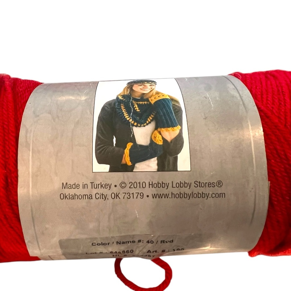 Red Yarn - Picture 3 of 7